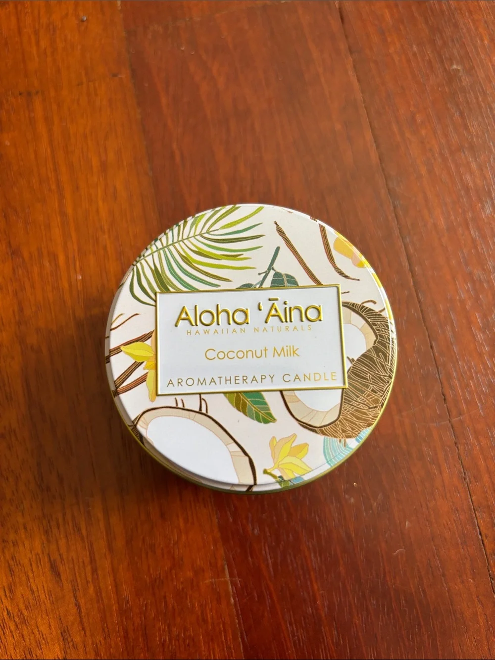 Coconut Milk Aromatherapy Candle — White & Gold